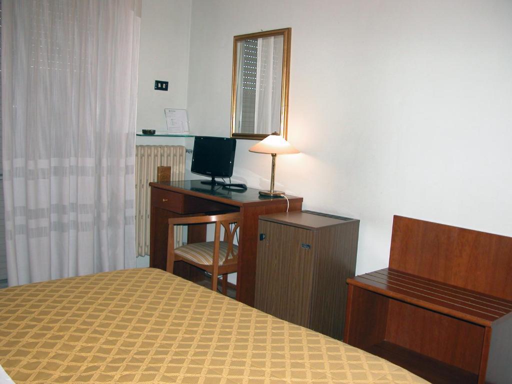 Hotel Calabresi San Benedetto del Tronto Chambre photo