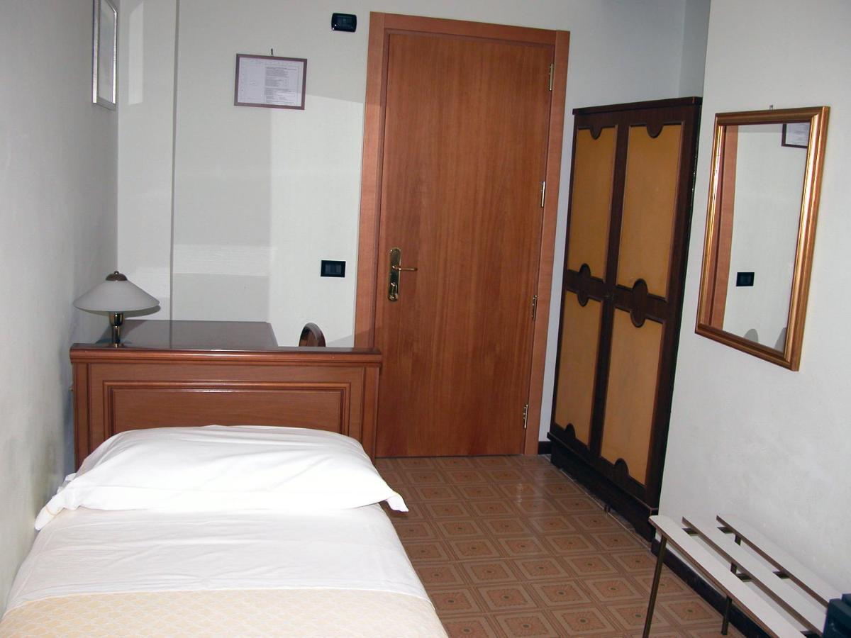Hotel Calabresi San Benedetto del Tronto Chambre photo