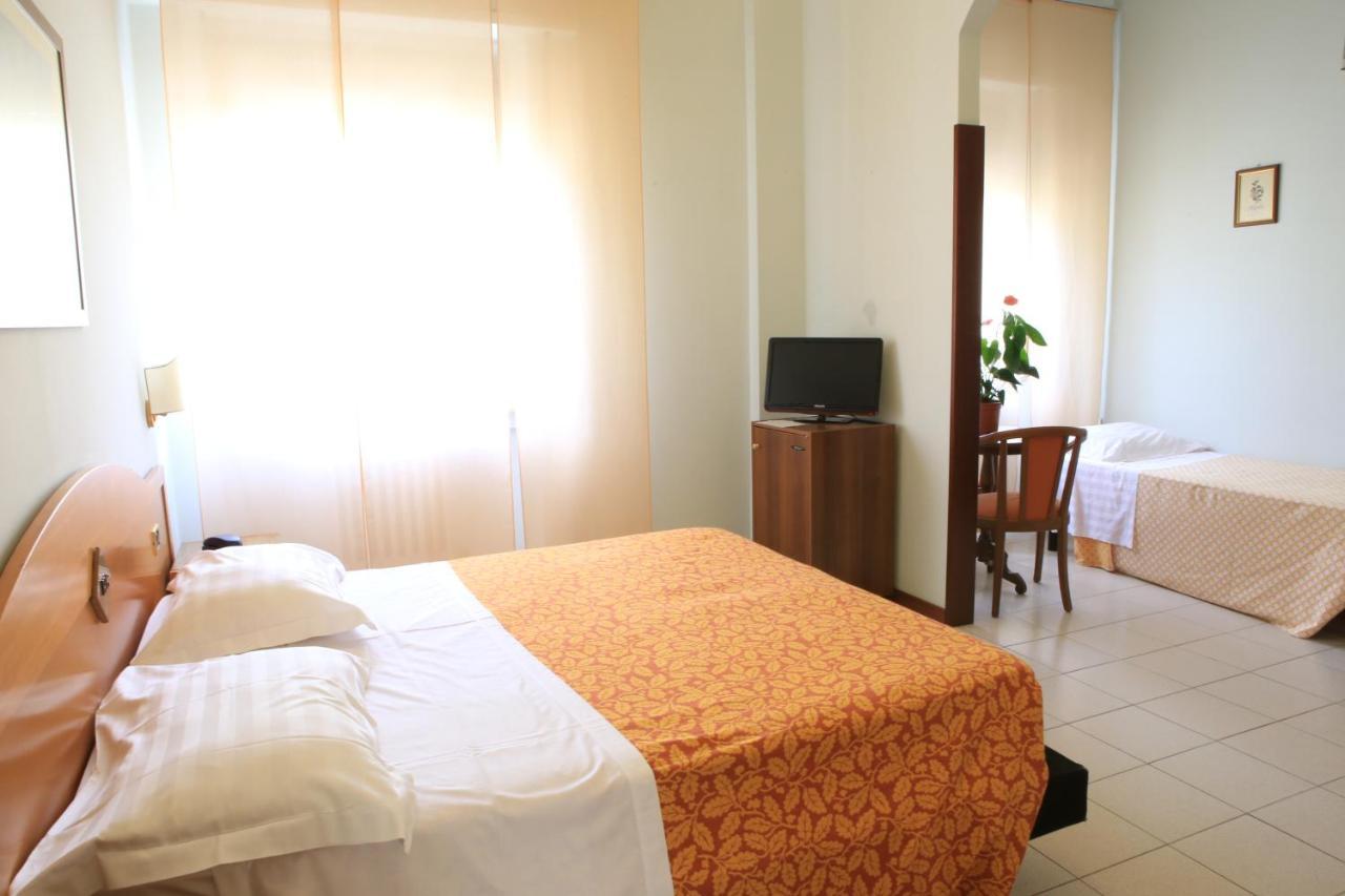 Hotel Calabresi San Benedetto del Tronto Extérieur photo